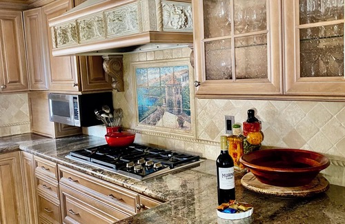 Lantern District House | Discover tranquility near Dana Point Harbor 3 min