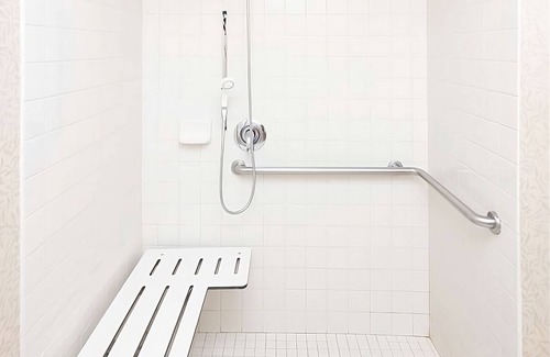 Redding Hotel | Discover Views of the Cascade Mountains and Luxury at Red Lion Hotel Redding!