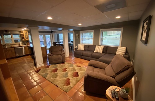 Cullman House | Discover Your Convenient Paradise: Minutes from I-65, Cullman, and Boat Launch