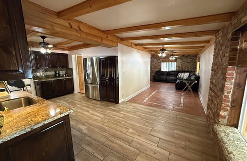 Ludlam House | “Discover Your Miami Dream Home: Beautiful Ranch-Style Design”