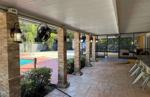 Ludlam House | “Discover Your Miami Dream Home: Beautiful Ranch-Style Design”