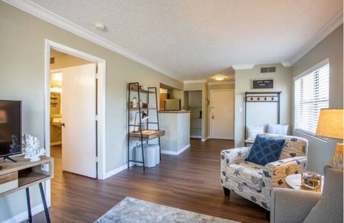 Sawgrass Apartment | Discover Your Perfect Retreat: Cozy Modern 1 Bedroom Apartment Awaits