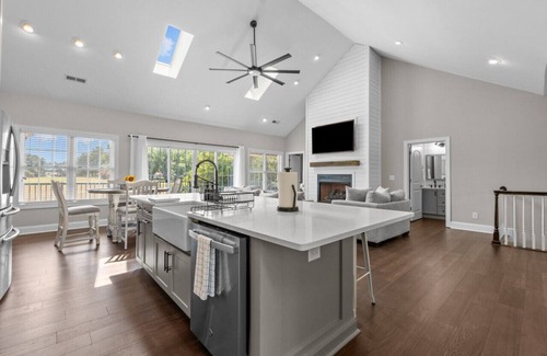 Foxfire House | Discover Your Ultimate Luxury Retreat, Book today!