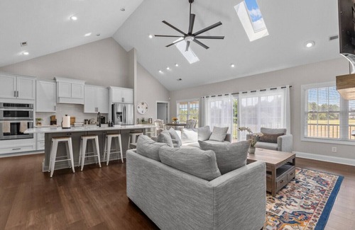 Foxfire House | Discover Your Ultimate Luxury Retreat, Book today!