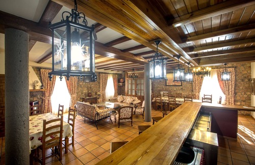 Atienza House | Disfruta de la Privacidad de una Casa Rural con Todas las Ventaja de un Hotel