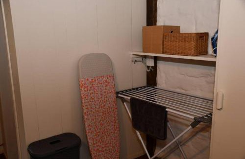 Eltham Villa | Diskin House Mt Pleasant Rd, Eltham for 16 guests