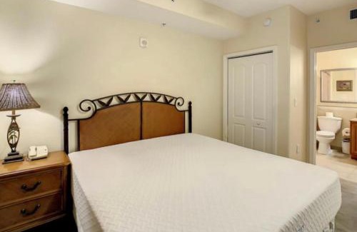 Florida Central Atlantic Coast Apartment | Disney 1 mile , Blue Heron 1 room 2 bath,amenities,6 guests, walk to restaurants, no fees at check in