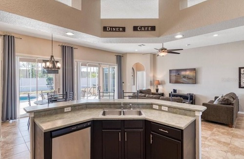 Highlands Reserve Villa | Disney Dreams Villa Spacious 5 Bed 3 Bath Highland Reserve Near Disney Parks
