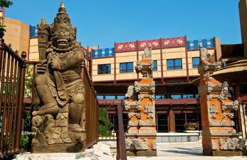 Lantau Hotel | Disney Explorers Lodge