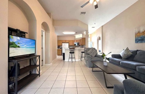 Haines City House | Disney Hideaway Villa Sleeps 9, 4Bd Home with Pool