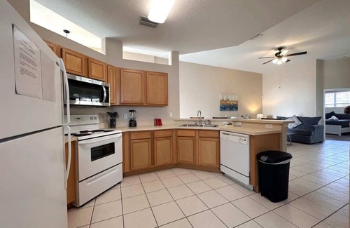 Haines City House | Disney Hideaway Villa Sleeps 9, 4Bd Home with Pool