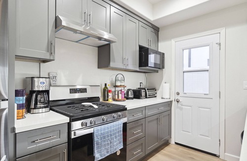 Midway City Condo | Disney Luxury 3 Bedroom - Comfortable 12 Guests + EV