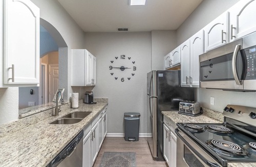 Windsor Hills Condo | Disney Nearby! Updated Condo with Modern Appliances