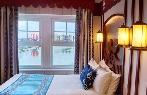Coupvray Hotel | Disney Newport Bay Club