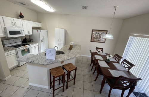 Bellavida House | Disney Orlando 4 Bed with pool home.