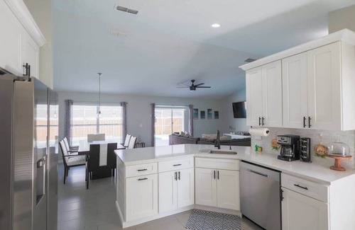 Greater Groves House | Disney Paradise with Pool