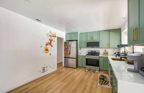 Anaheim Resort House | Disney! Pool | Spa | Pool Table | Putting Green