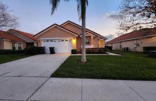 Solana House | Disney rooms, pool table, private pool, spa, wifi, Universal 24 miles, Disney 10 miles