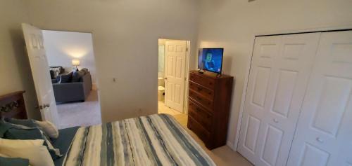 Solana House | Disney rooms, pool table, private pool, spa, wifi, Universal 24 miles, Disney 10 miles