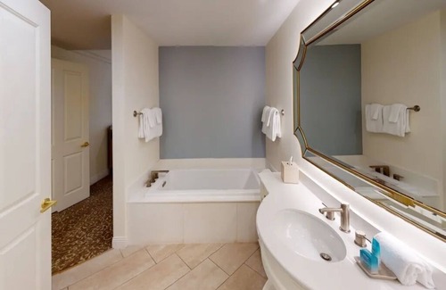 Lake Buena Vista Villa | Disney Saratoga Springs Resort 1-Bedrrom Villa Christmas Vacation Week!