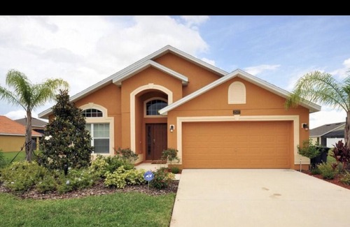 Veranda Palms House | Disney & Universal Getaway 4BR/3BA Pool Home Minutes to Parks!