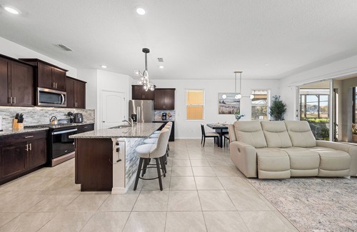 Loughman House | Disney Vacation Home Solterra