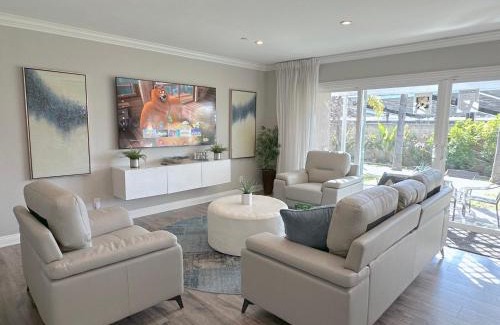 Hermosa Village Villa | Disneyland Paradise 6 BedRoom 4 Bathroom Pool Spa Games