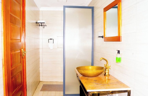 Siaya Hotel | Distinctions Gardens Guest House
