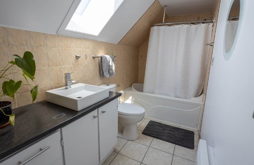 Saint Jean Port Joli Hotel | Distinctive 5-room inn, located a few steps from the river to discover the multi