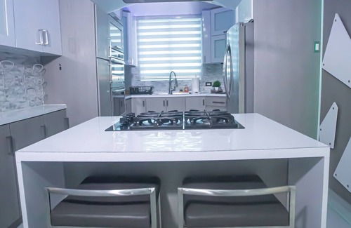 Mayaguez House | Distribución