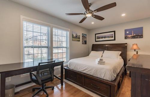 Columbia Heights House | District Townhome with Two Free Parkings #DCottage