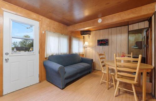 Otonabee-South Monaghan House | Dive into Nature at Rice Lake
