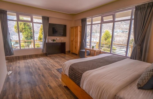 Lachung Hotel | Divine Brookyard Resort