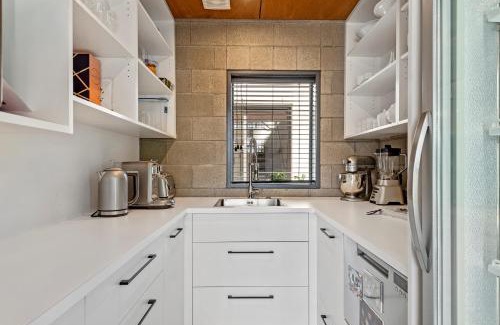 Saint Albans House | Divine on Derby - Christchurch Holiday Home