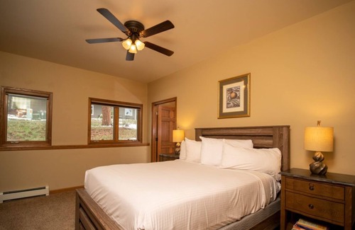 Stanley Hills Condo | Divine Venetian-style lofted condo with A/C, private outdoor hot tub and patio!