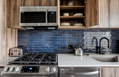 Near West Side Apartment | Divine West Loop 1BR w/Gym & Rooftop, nr Union Park, by Blueground