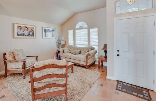 Southeast Arlington House | DIVING POOL & HOT TUB for your family w/Full Setup
