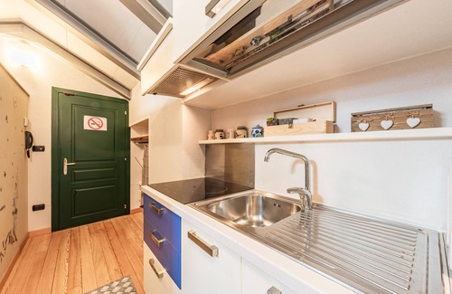 Alba Apartment | DiVino Holiday apartments: "unit. 5. "