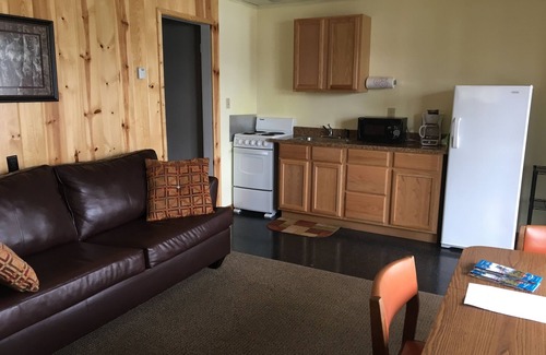 Gaylord Resort | Dixon Lake Resort, Lakefront Villas on a scenic Norhern M