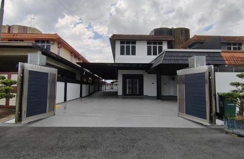 Taman Intan House | DIY Ocean BB 5BR Home Near Hak Yi Gai, 18 Guests