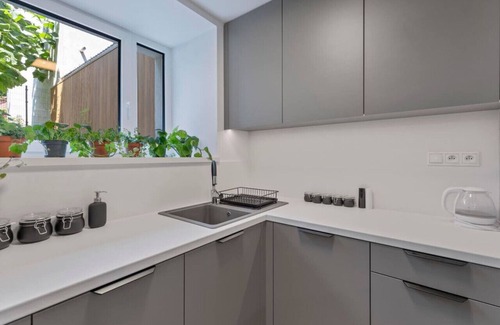 Nove Mesto Apartment | Dizajnovy Apartmen 1 s Terasou pri stanici