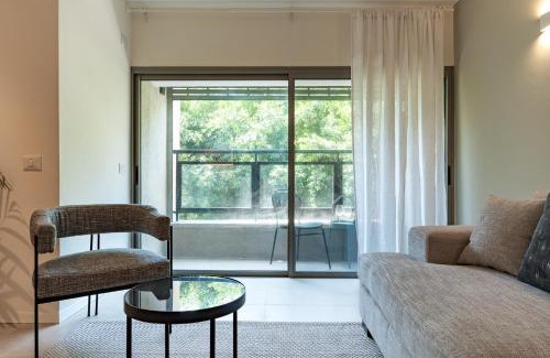 Old North Apartment | Dizengoff Deluxe Retreat