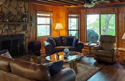 Bryson City House | DJ Bear Den