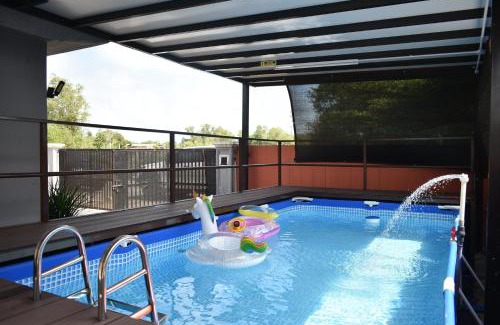 Kampong Raja Villa | Dj Impiana Homestay - Private Kids Pool