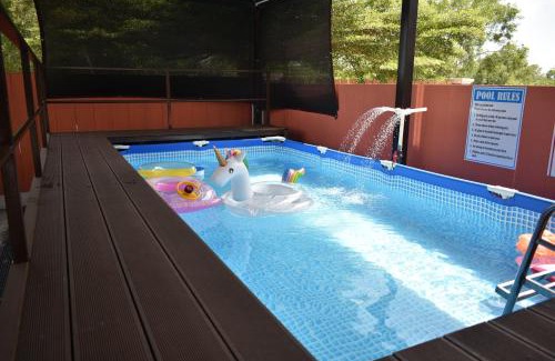 Kampong Raja Villa | Dj Impiana Homestay - Private Kids Pool