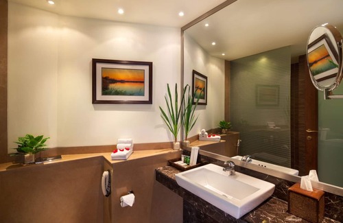 DLF Phase 5 Hotel | DLF Club 5