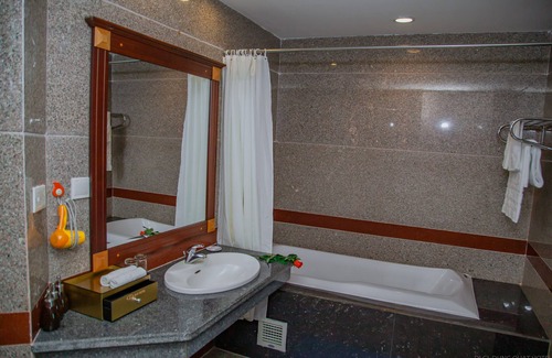 Trung An Hotel | DLGL - Dung Quat Hotel