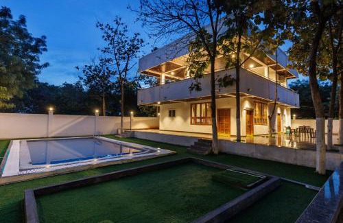 Hyderabad Villa | DLR FarmhousePrivate Pool4BHKACWi-Fi