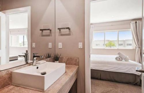 Florida Central Atlantic Coast House | Dluxx Magic Village Home 3 Miles from Disney 7454
