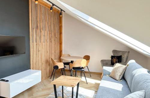 Nowy Dwor Mazowiecki Apartment | DMK Oak Studio near Warsaw-Modlin Airport